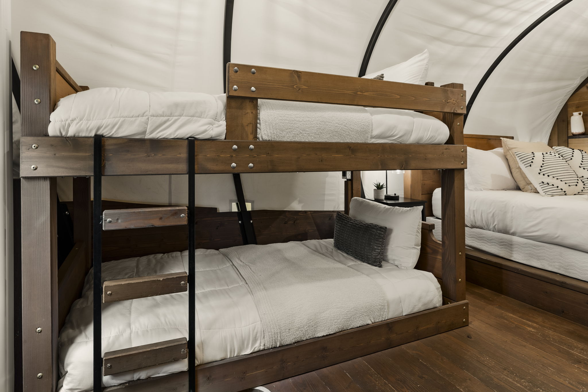 60-web-or-mls-Conestoga Wagons0738